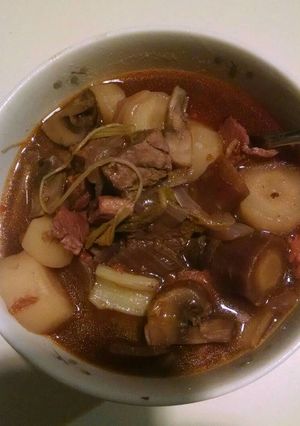 A picture of Hearty beef stew.