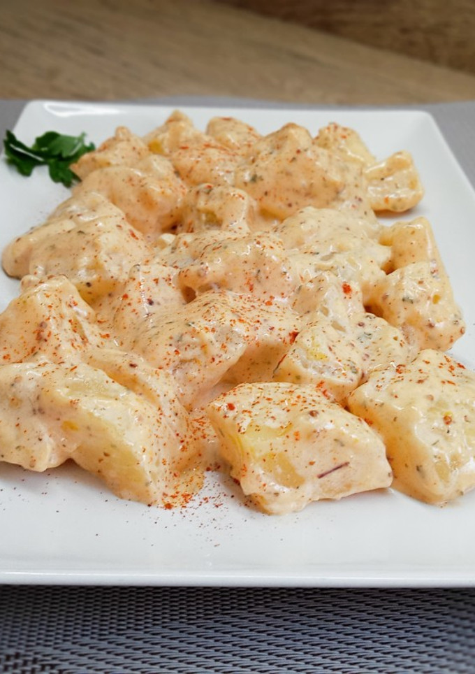 Una foto de Patatas mazárabes tapa típica de Sevilla
