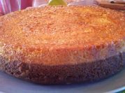 Una foto de chocoflan con queso crema