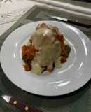 Milanesa con puré salsa y queso
