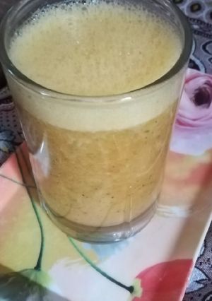 A picture of Fresh juice peach and pear.
