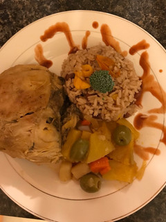 Una foto de Pollo con vegetales a la piña