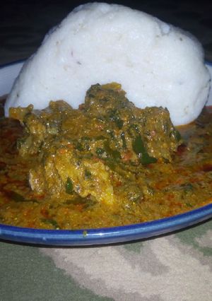 A picture of Tuwon shinkafa miyar ogbono da agushi.