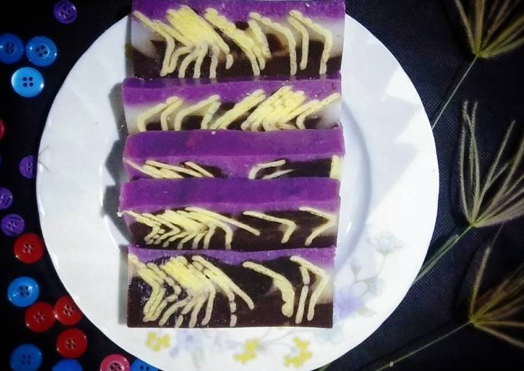 Puding Cokelat Lapis Biskuit Ubi Ungu