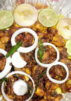 A picture of Chilli chicken fry.
