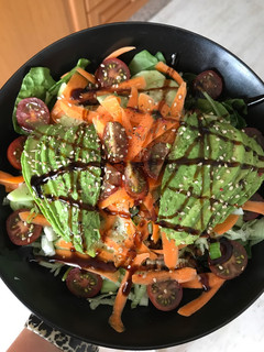 Una foto de Ensalada verde fría con lentejas