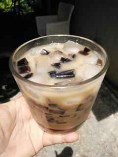 Foto resep 110*es cincau teh susu*