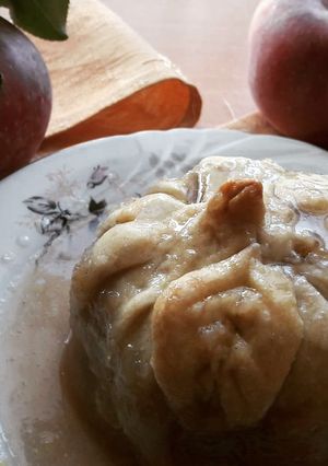 A picture of Vegan apple dumplings.