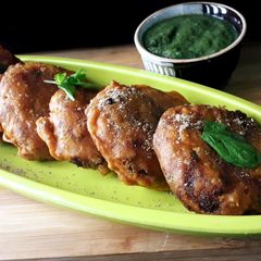 A picture of Aloo chaap.