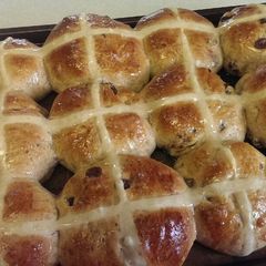 A picture of Hot Cross Buns.