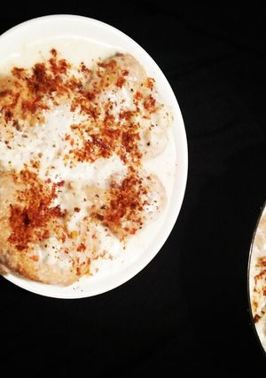 A picture of Dahi wada.