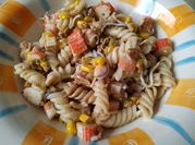 Una foto de gulas en lata