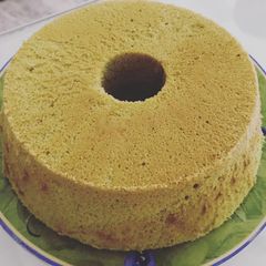 A picture of Pandan chiffon cake.
