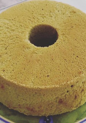 A picture of Pandan chiffon cake.