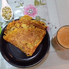 A picture of Moong sprouts chilla.