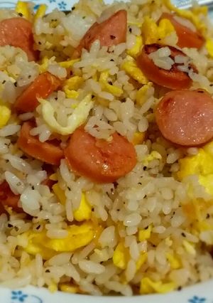 簡易香腸炒飯 的食譜成品照片