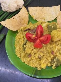 বাহারি সব্জী খিচুড়ি (bahari sabji khichuri recipe in Bengali) রেসিপির প্রধান ছবি