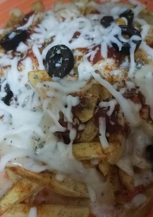 A picture of Pizza Fries🍟🍕.