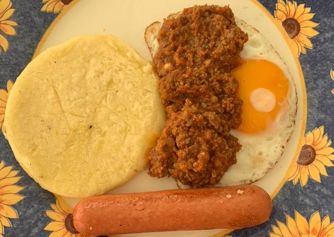 Huevo con salchicha y Carne molida Receta de valef- Cookpad