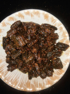 મસાલા ભીંડી (Masala Bhindi Recipe In Gujarati) રેસીપી મુખ્ય ફોટો