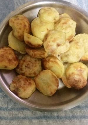 A picture of Oven roasted potatoes.