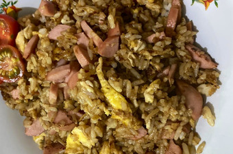 Anti Ribet, Membuat Nasi goreng manis gurih Menu Enak Dan Mudah Dibuat