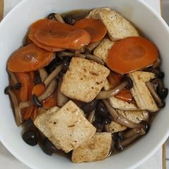 A picture of Braised tofu and shimeji.