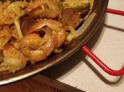 Una foto de paella española