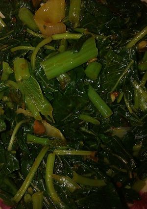 A picture of Spinach sauce.