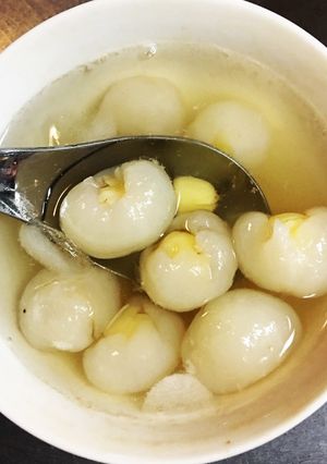 Hình của món Chè hạt sen long nhãn.