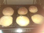 Una foto de pan con chicharrón