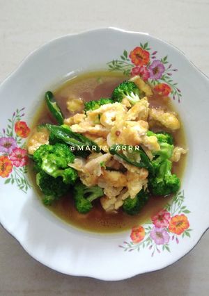 Foto resep Tumis brokoli telur dadar