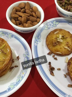 मावा मालपुआ (mawa malpua recipe in Hindi) रेसिपी मुख्य फोटो