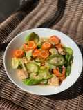 Oyong Tumis Seafood