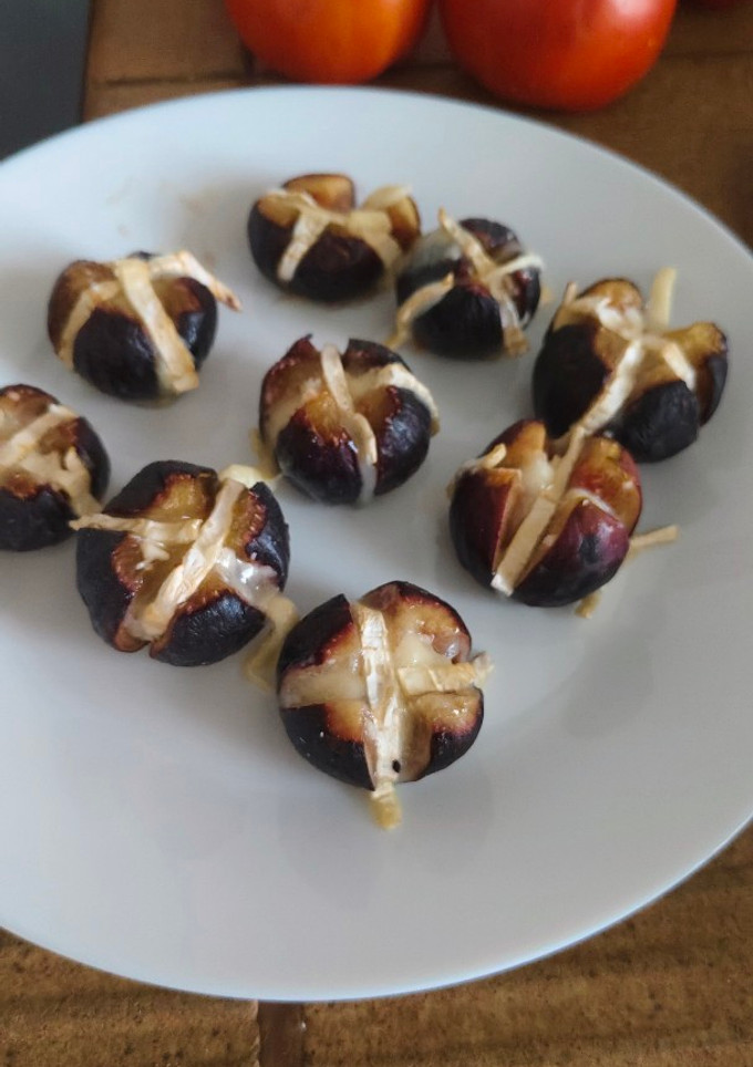 Una foto de Higos con queso de cabra al horno