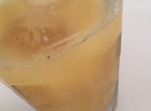 Una foto de Jugó de cáscara de piña