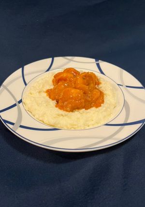 A picture of Shrimp and Grits.