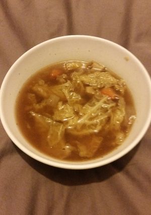Une photo de Bouillon de chou vert frisé à l'asiatique