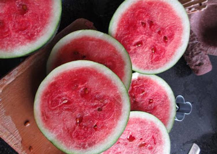 How to Prepare Perfect Watermelon and Cucumber Salad