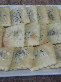 Una foto de Galletas saladas de queso /comida de Marruecos