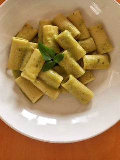 Foto di Rigatoni con crema di zucchine, basilico e ‘nduja 🌷