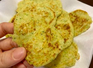 Hình của món Bánh khoai tây gà rau củ cho bé ăn dặm.