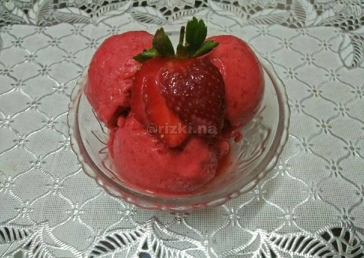 Resep Frozen Strawberry Yogurt Jadi, Lezat