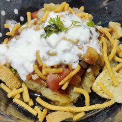 A picture of Aloo tikki chaat.