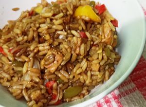 Una foto de Lomo de cerdo 🐷 con arroz chino