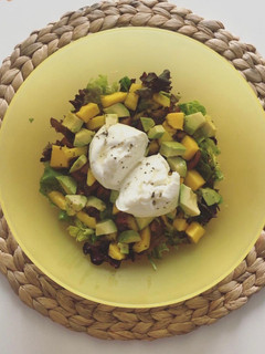 Una foto de Ensalada de burrata
