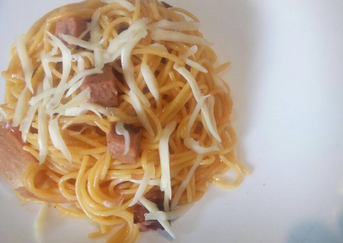 Sausage spaghetti with cheese