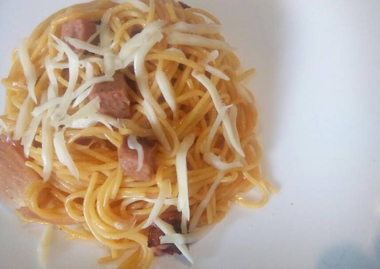 Sausage spaghetti with cheese
