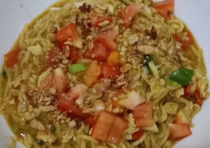 Bakmi goreng nyemek pedas