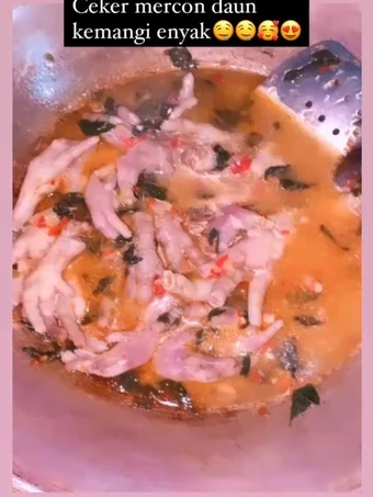 Cara Gampang Menyiapkan Resep Ceker kuah Pedas daun kemangi yang Enak Banget Anti Ribet, Sempurna